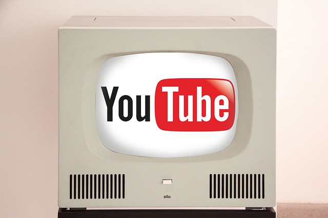 YouTube je kanál s miliardami příspěvků včetně návodů pro práce v domácnosti